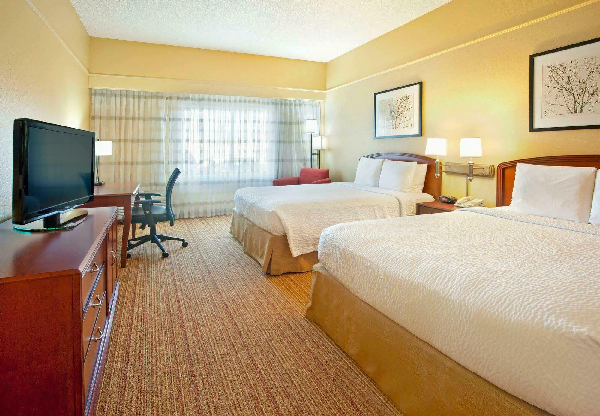Courtyard El Paso Airport Hotel Exterior photo