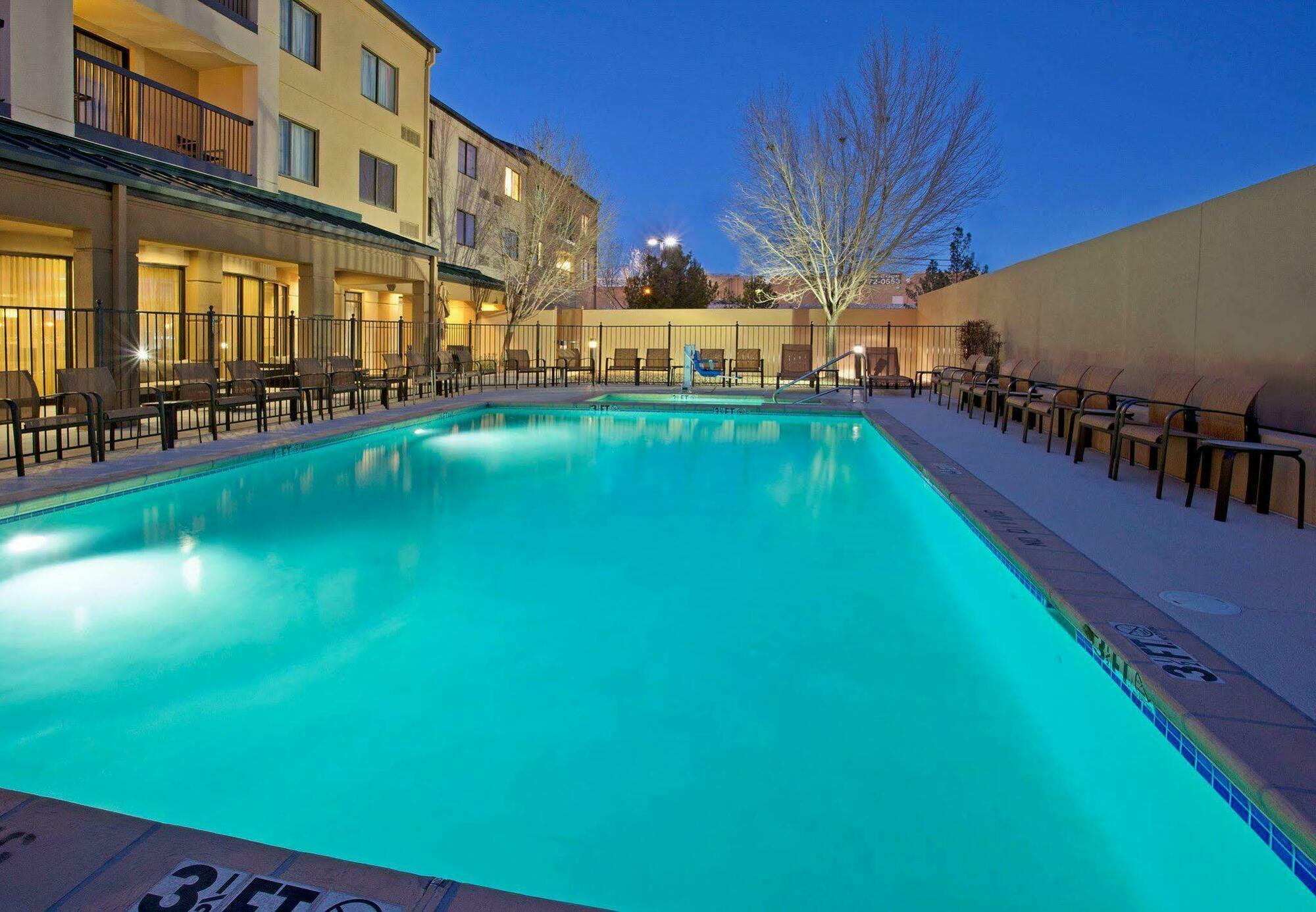Courtyard El Paso Airport Hotel Exterior photo